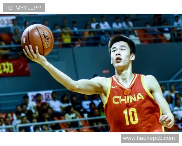 郭昊文：从青涩少年到篮球场上的璀璨明星之路